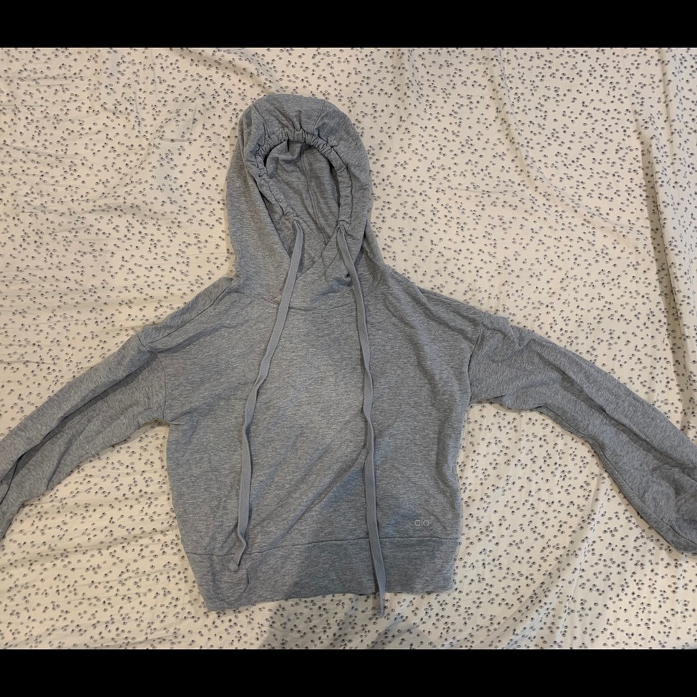 NEW w/o tags Grey Alo Sweatshirt with Puff Sleeves
